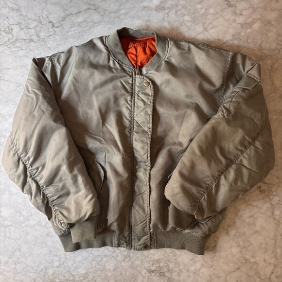 BDG Urban Outfitters Oversize Reversible Bomber Jacket Size Medium - Picture 3 of 11